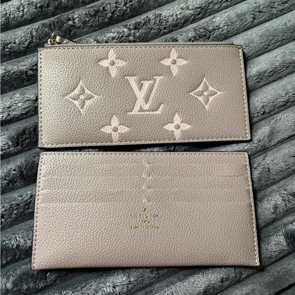 Louis Vuitton Gray and Gold Clutch - Picture 4 of 7